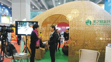 我司以制造休閑家具主要藤制家具為主，對(duì)比了幾家后，選擇與中擂公司合作，策劃團(tuán)隊(duì)提出了美家、美院、美之滕的定位，讓我們美之滕產(chǎn)品有了清晰的市場(chǎng)定位，期待與中擂公司一起成長(zhǎng)。